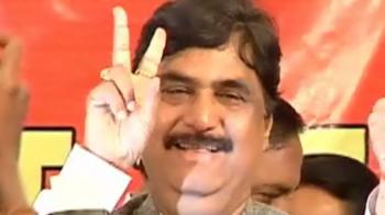 Munde's family gets 3 tickets