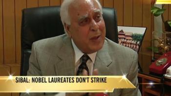 IITs vs government over better salaries