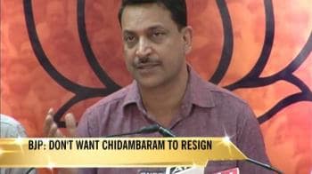 Video : BJP, Left ask Chidambaram to stay