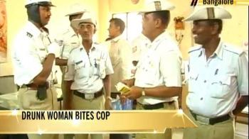 Bangalore: Drunk Iranian women beat up cop