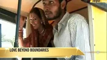 Video : American tourist weds Jaipur auto driver
