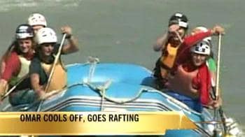 Video : Omar cools off, goes rafting