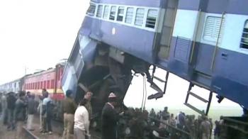 Fog causes 3 train accidents in UP, 10 killed Fog causes 3 train accidents in UP, 10 killed