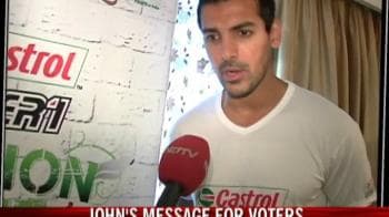 Video : John, Aamir urge fans to vote