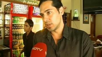 Dino, Nicolo Morea Elbow to Elbow