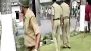 Video : Police forced to open fire at Kolkata mob