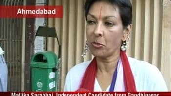 Video : Mallika takes a dig at Advani
