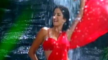 Katrina plays cricket in a saree!