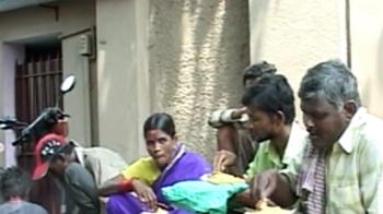 Chennai's auto drivers feed 500 people