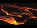Video : Lava rivers flow out of Hawaii volcano