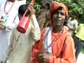 Kolkata celebrates <i>Durga Puja</i> with baul music
